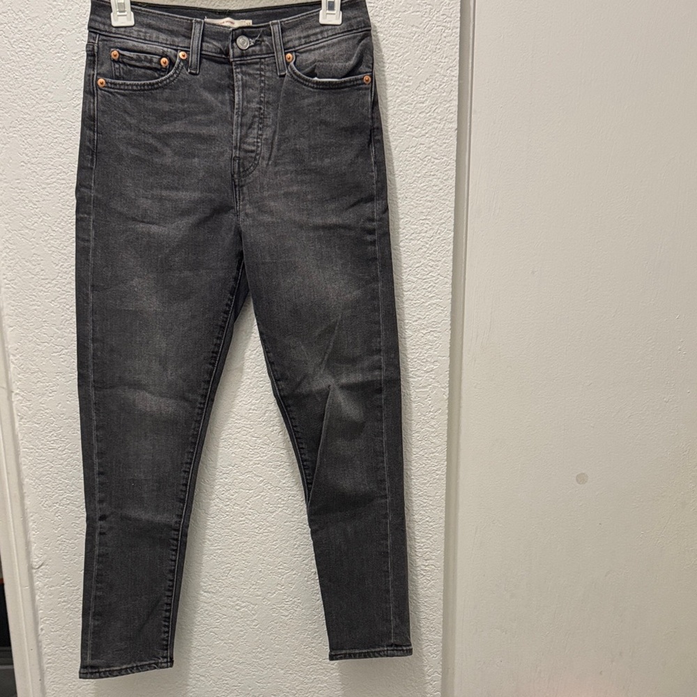 Levi’s Wedgie Skinny Jeans size 27 button fly